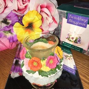 ✨💐Twinkling Blossoms votive candle holder✨💐